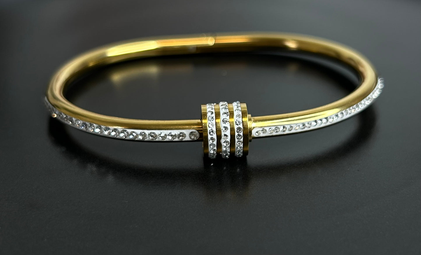 Infinity Glow Bangle | 18k Gold Plated