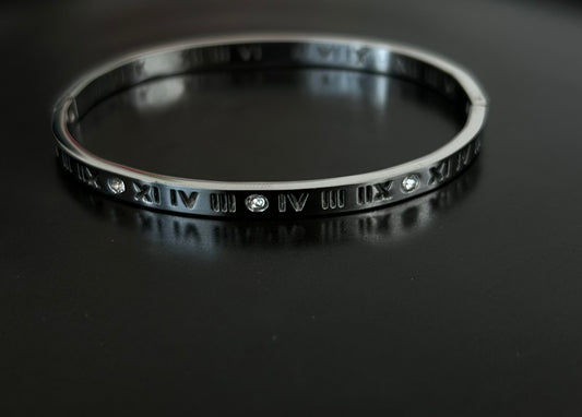 Roman Glow Bangle | Silver